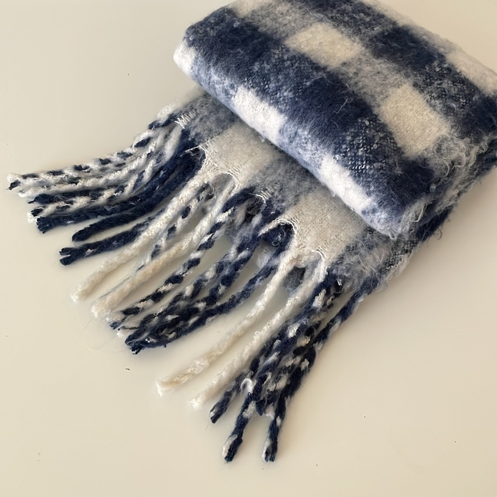 aerie Checker Scarf Navy Ivory Fringe Furry Blanket Scarf